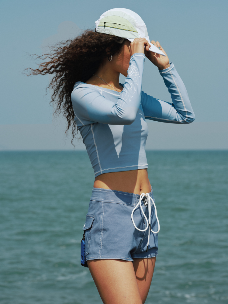 UPF50+ Stretch Cropped Flame Rash Guard – Women's | ChillHang