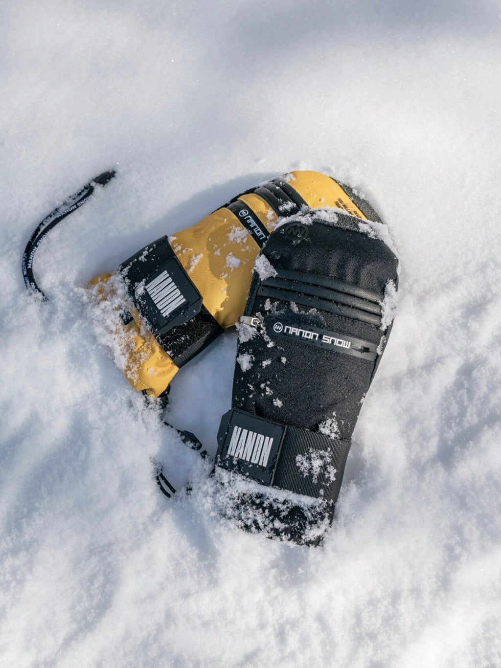 WristGuard Pro Kevlar Snow Mittens – Unisex | NANEND