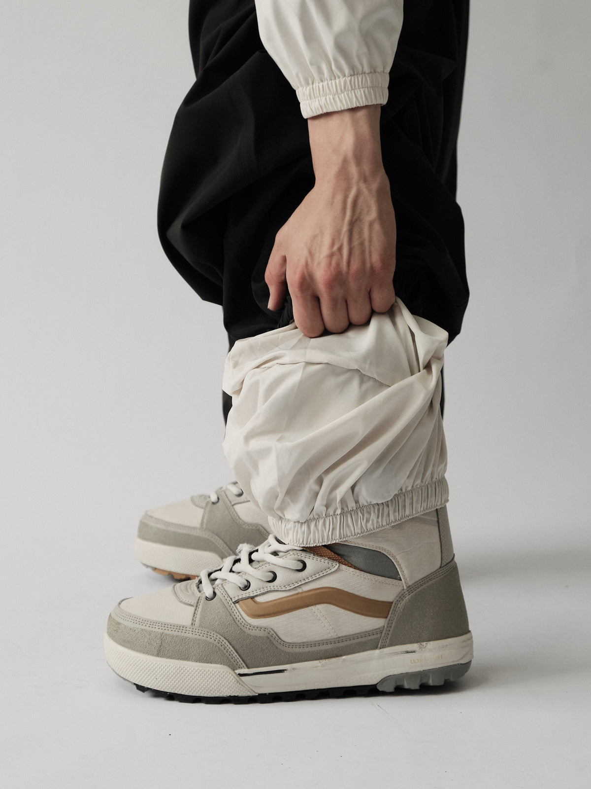 2L Wet Hill  Park Snow Pants - Unisex | NAAP ARCHIVE